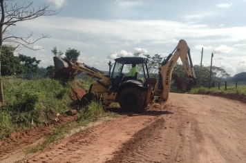 PREFEITURA DE MOCOCA INTENSIFICA LIMPEZA E MANUTENÇÃO EM ESTRADAS RURAIS