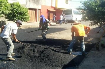 INFORMATIVO - Prefeitura de Mococa realiza recapeamento em ruas da COHAB II