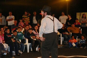 Praça da “Sagrada Família” recebe Circuito SESC de Artes