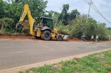 PREFEITURA REALIZA MANUTENÇÃO E LIMPEZA NA VICINAL MOCOCA - IGARAÍ 