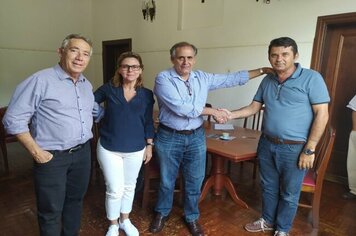 Neste cenário, o prefeito Elias de Sisto, em reconhecimento da relevância da Irmandade no atendimento de saúde aos mocoquenses, fez questão de renovar este acordo.

O convênio de repasse do Pró – Santa Casa deverá ser aprovado pela Câmara Municipal e em