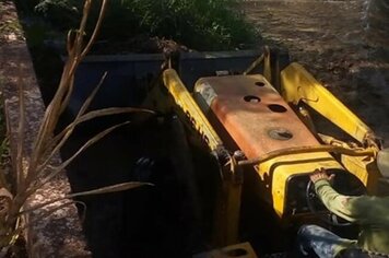 Departamento de Agricultura e Meio Ambiente realiza limpeza no Córrego Granito