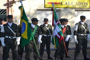 Prefeitura realiza desfile cívico em comemoração ao 7 setembro