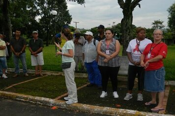 Mutirão da Limpeza percorre bairro da Vila Santa Rosa