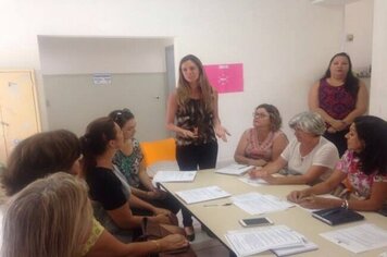 Prefeita Elisângela se reúne com diretores para planejamento de volta às aulas