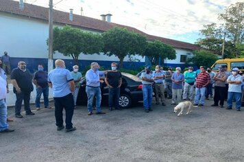 Prefeito e vice se reúnem com funcionários do Pátio de Serviços