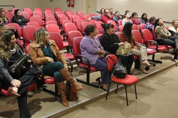 Primeira-dama de Mococa participa de reunião no Hospital Regional de Divinolândia