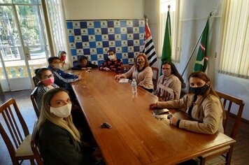 - Domingo, dia 31/05 das 9h00 às 12h00 – Será a vez da feira da Vila Santa Rosa, nas proximidades da casa de ração Quessada, na Rua Pernambuco, ainda no sistema Drive-Thru de arrecadação, no local estará a equipe da TV Direta, Jornal do meio dia e Destaqu