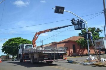 Prefeitura instala novos semáforos na cidade