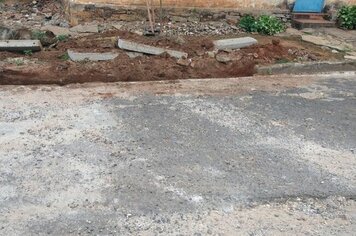 PREFEITURA RESTAURA GUIAS DO CENTRO DE SÃO BENEDITO DAS AREIAS.