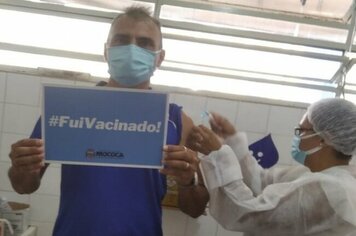 MOTORISTAS DA SAÚDE SÃO IMUNIZADOS EM MOCOCA.