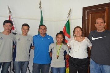 Atletas do Badminton participam de Campeonato Nacional