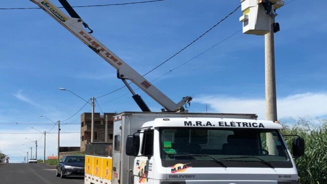 INFORMATIVO - Prefeitura iniciou troca de lâmpadas no Jardim Botânico