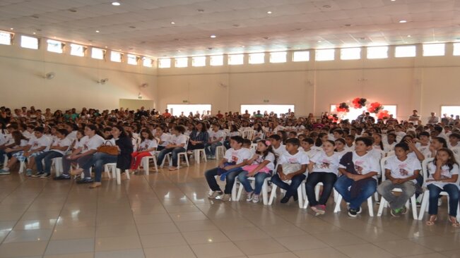 Mais de 500 alunos do município participam de programa de prevenção às drogas coordenado pela Polícia Militar
