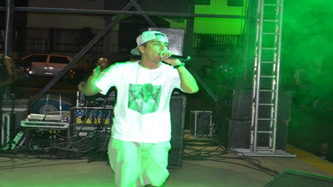 Show com o rapper Rashid reúne milhares de jovens
