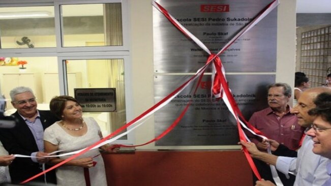 Prefeita Maria Edna participa da inauguração da escola SESI