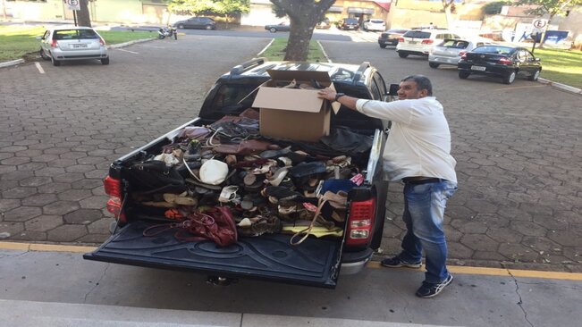 Campanha do Agasalho do Fundo Social de Solidariedade recebe doações da Delegacia de Mococa