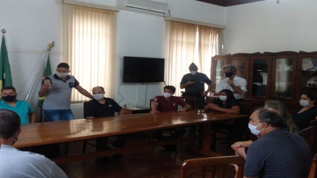 MANIFESTAÇÃO DE COMERCIANTES – COMISSÃO DE COMERCIANTES FOI MONTADA PARA PEDIDO DE FLEXIBILIZAÇÃO JUNTO AO MINISTÉRIO PÚBLICO.