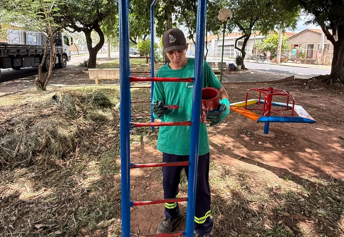 REFORMA E MANUTENÇÃO DO PLAYGROUND NA PRAÇA PEDRO BERTASSO CONCLUÍDAS
