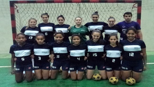 Equipe feminina de Handebol do DERLA se mantém invicta na Liga Estadual