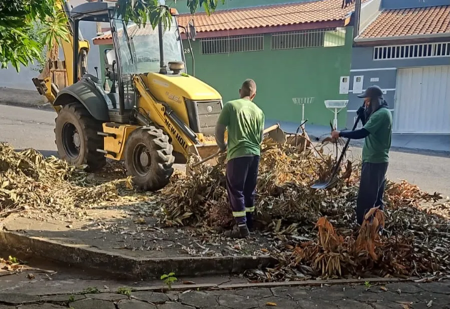  PREFEITURA SEGUE COM AÇÕES DIÁRIAS DE LIMPEZA E MANUTENÇÃO EM DIVERSOS BAIRROS