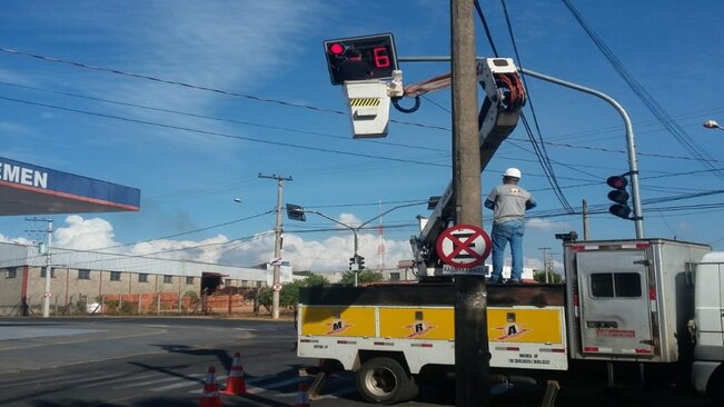 INFORMATIVO - Prefeitura de Mococa realiza reparos nos semáforos da COHAB II e Santa Clara