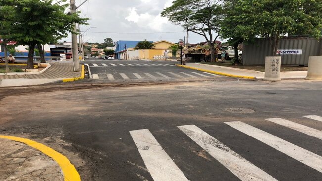 Rua José Bonifácio, no centro de Mococa, é liberada após obras