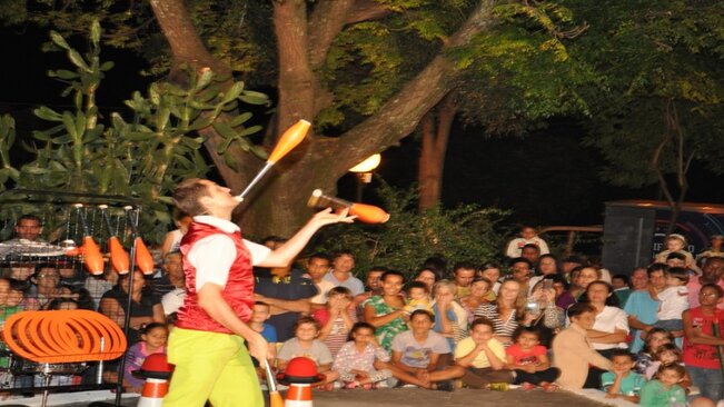 Circuito SESC de Artes leva cultura e diversão para a Praça da Bíblia