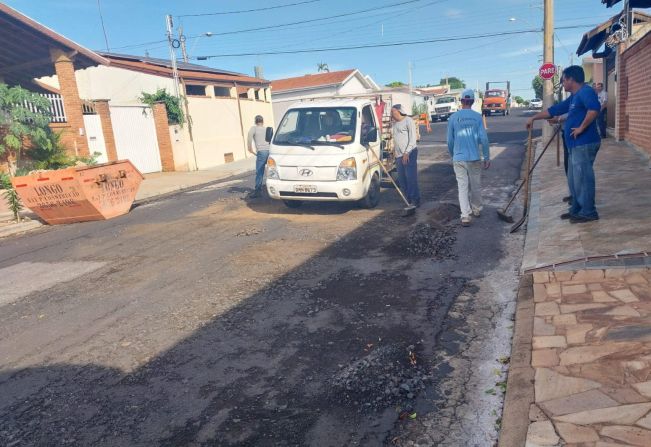 OPERAÇÃO TAPA BURACOS NO BAIRRO SANTA MARIA EM MOCOCA