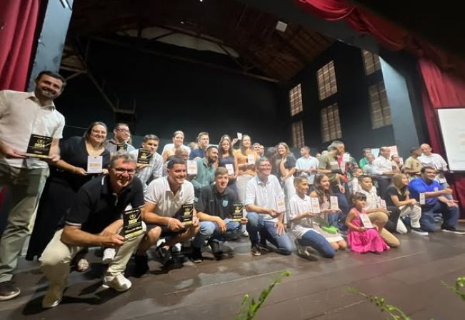 MELHORES DO ANO 2024