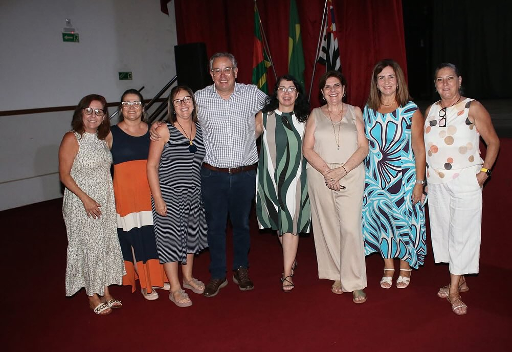 TERESA CRISTINA SOARES NAUFEL REALIZA PALESTRA PARA PROFESSORES DA REDE MUNICIPAL DE ENSINO COM O TEMA “BEM-ESTAR E SAÚDE”