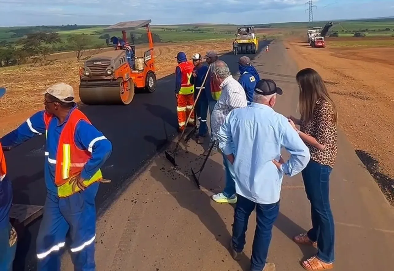  + INVESTIMENTO EM PAVIMENTAÇÃO, RECAPEAMENTO E TAPA BURACOS EM 2025