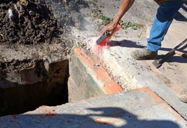 MANUTENÇÃO EM BUEIROS SEGUE COM EFICIÊNCIA