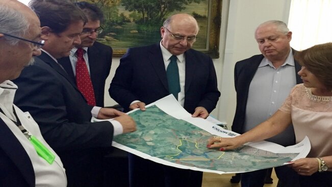 Maria Edna se reúne com Secretário da Agricultura para tratar sobre doação de área da APTA