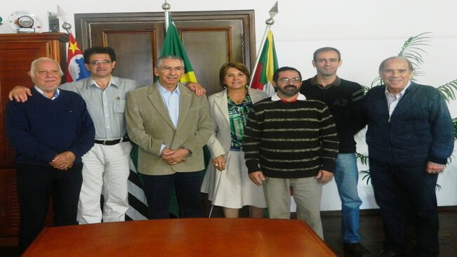 Em audiência com a prefeita, Silvio Torres anuncia 400 casas