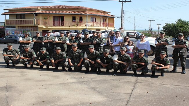 Fundo Social de Solidariedade e TG 02-022 realizam o 1º arrastão da Campanha do Agasalho 2017 no bairro COHAB II