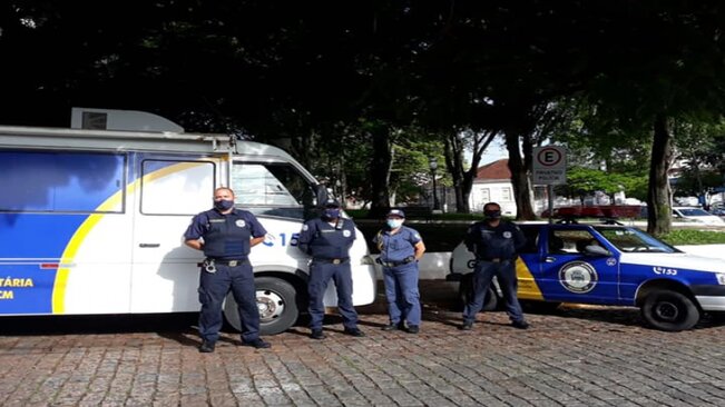 GUARDA MUNICIPAL PRESENTE NO CENTRO DA CIDADE PARA EVITAR AGLOMERAÇÕES