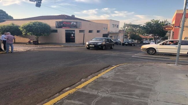 TRÂNSITO: instalação de semáforo irá garantir mais segurança para motoristas e pedestres