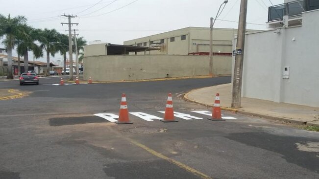 INFORMATIVO - Departamento de Trânsito realiza melhorias nas ruas próximas a Avenida Brasil