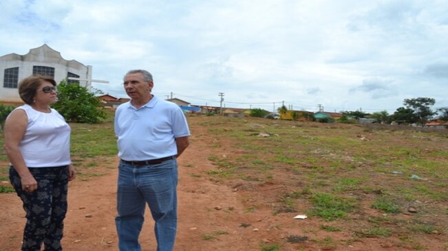 Secretário Silvio Torres assina convênio para a construção de praça em Igaraí