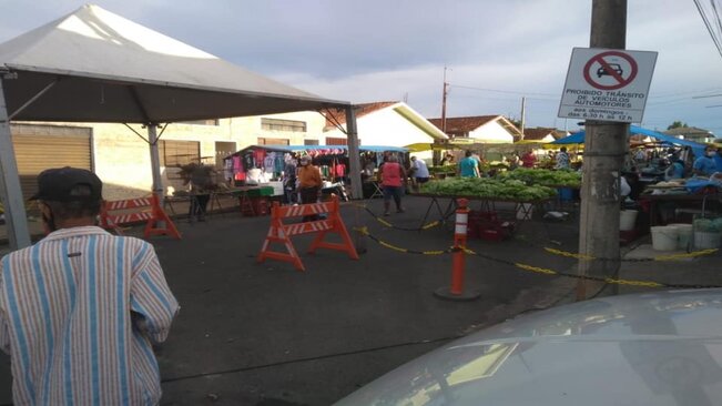 FISCALIZAÇÃO CONTRA A COVID-19 É INTENSIFICADA NA FEIRA DA VILA SANTA ROSA.