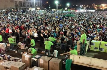 Festa do Trabalhador atrai milhares de pessoas nas Quadras da Cidadania