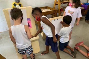 PREFEITURA FAZ ENTREGA DE NOVOS MATERIAIS NAS ESCOLAS 