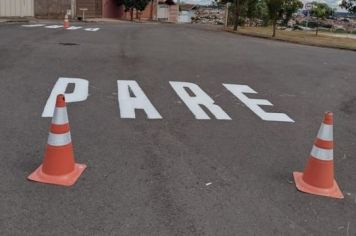 RENOVAÇÃO DA SINALIZAÇÃO DE TRÂNSITO NO CARLITO QUÍLICE