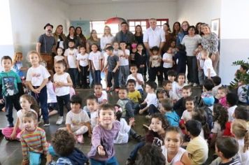 ESCOLAS MUNICIPAIS DE MOCOCA RECEBEM 