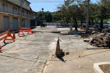 ADEUS BARULHO: PREFEITURA MUNICIPAL COLOCA PONTO FINAL NO PROBLEMA COM VALETA NO CENTRO DA CIDADE