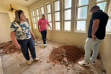 OBRAS EM ANDAMENTO NA ESCOLA MUNICIPAL WASHINGTON GUEDES CARNEIRO