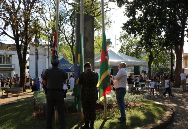 DESFILE CÍVICO EM MOCOCA CELEBRA A INDEPENDÊNCIA DO BRASIL