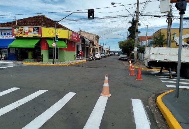 PREFEITURA INICIA REVITALIZAÇÃO DOS SEMÁFOROS DE MOCOCA