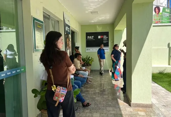 FEIRÃO DE EMPREGOS ACONTECE NESTE MOMENTO EM MOCOCA